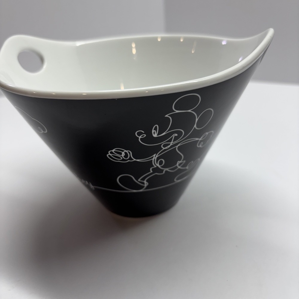 Disney MICKEY Linear Black Ramen Noodle Bowl